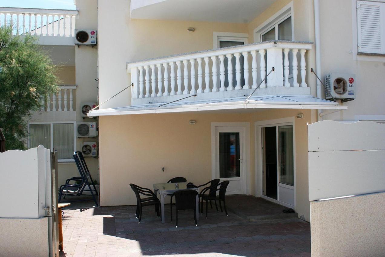 شقة Apartman Klaudijo باشْكا المظهر الخارجي الصورة